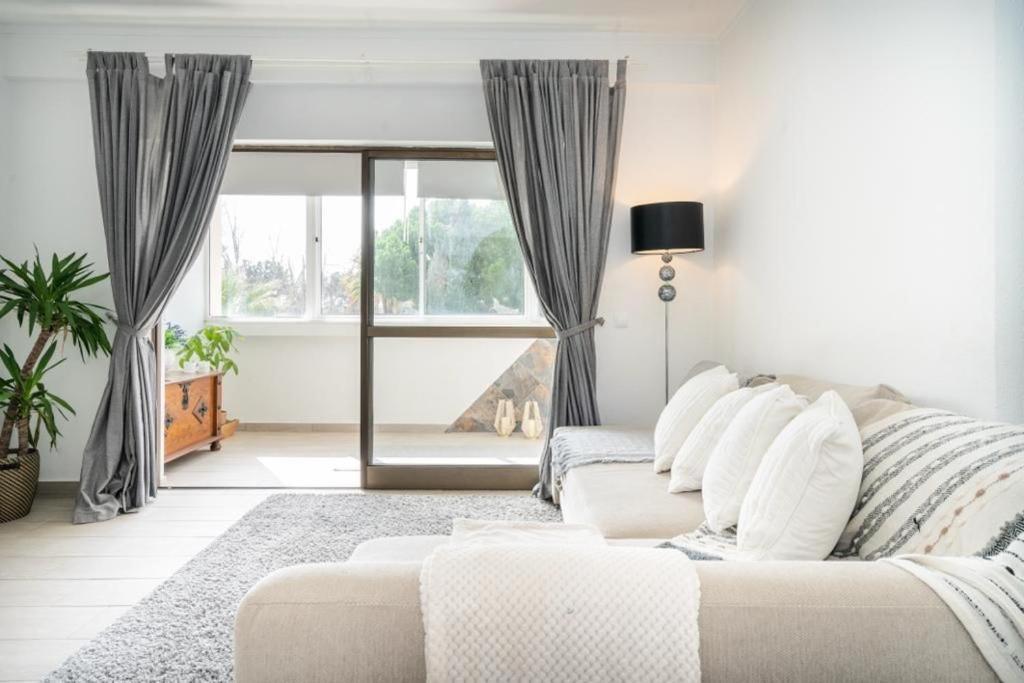 Spacious 1 Bed In Vilamoura, Fast Wifi & Pool Quarteira Eksteriør billede