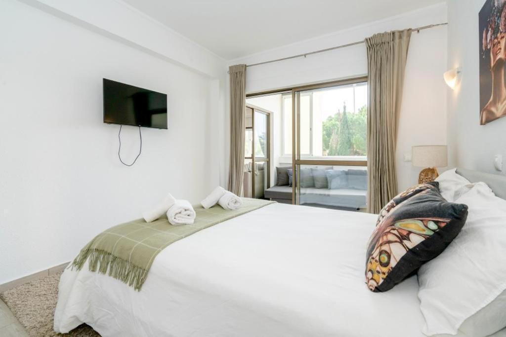 Spacious 1 Bed In Vilamoura, Fast Wifi & Pool Quarteira Eksteriør billede